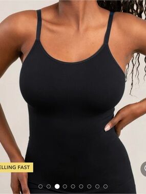 Shapermint All Day Every Day Scoop Neck Cami Tank Top Size M